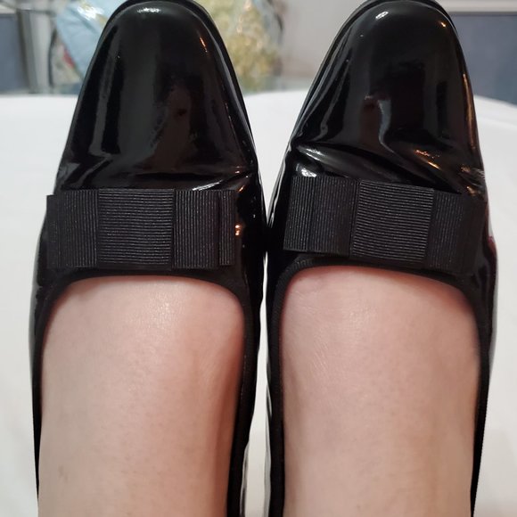 Ralph Lauren Patent Leather Bow Flats 7 - Picture 6 of 12